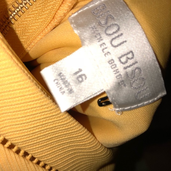 Yellow dress - Picture 5 of 5